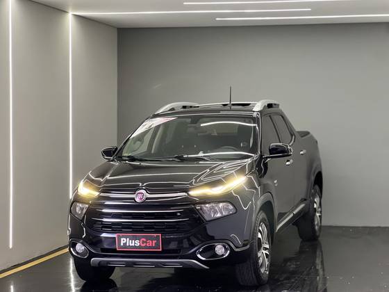 FIAT TORO 2.0 16V TURBO DIESEL VOLCANO 4WD AT9 FIAT TORO 2.0 16V TURBO DIESEL VOLCANO 4WD AT9